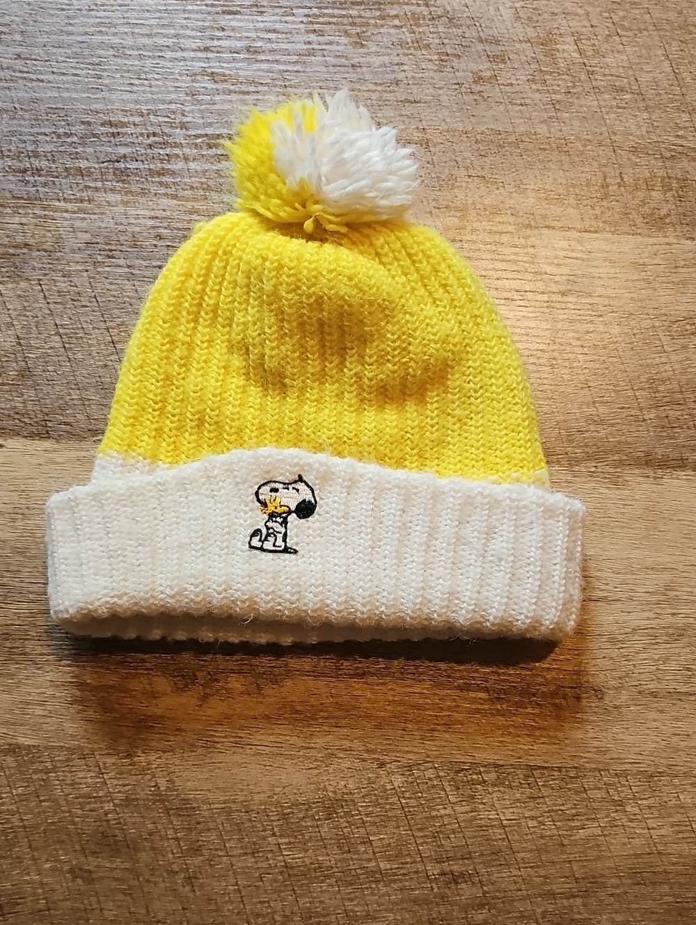 1970s Peanuts Snoopy Knit Pom-Pom Beanie Hat – Yellow & White Retro